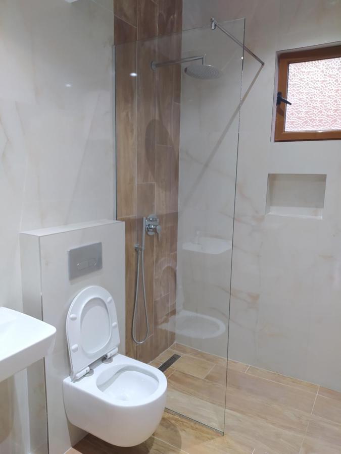 הוילה סרנדה Shehu'S House מראה חיצוני תמונה
